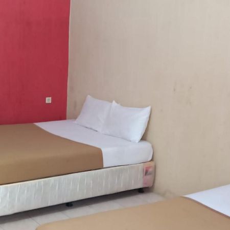 Hotel Nirwana Situbondo Redpartner Banyuanget Exterior photo