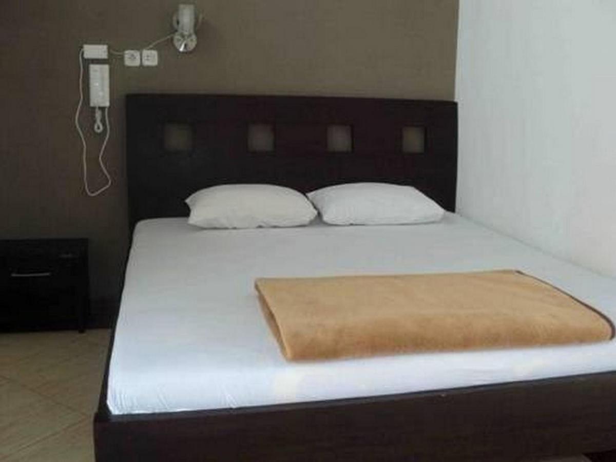 Hotel Nirwana Situbondo Redpartner Banyuanget Exterior photo